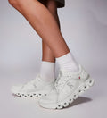 On Running Cloud X 4 AD White Wolf