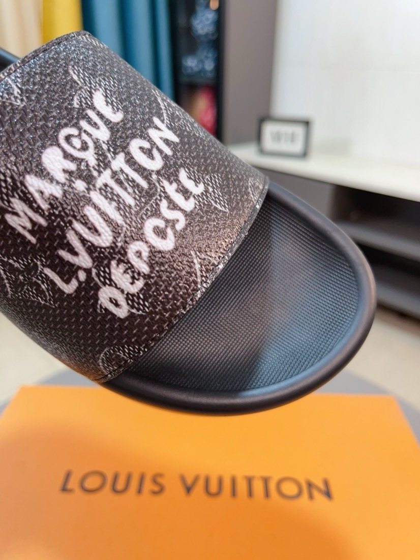 Louis Vuitton Patterned Strap Slide Sandals — detail