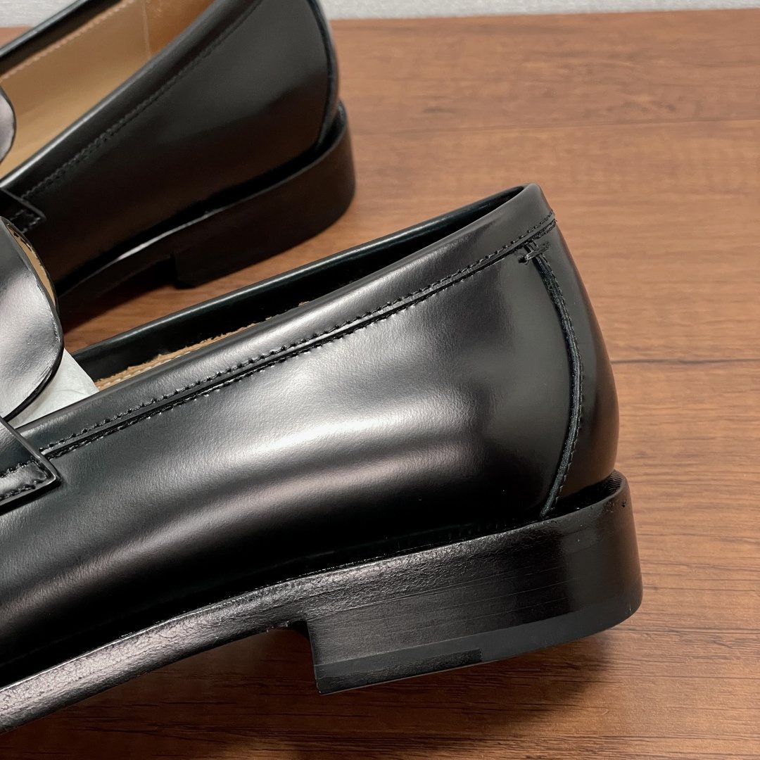 Zegna Black Apron-Toe Loafers — detail