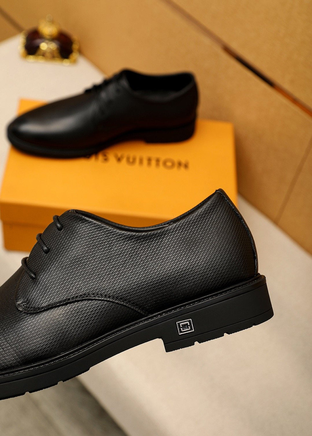 Louis Vuitton Black Textured Lace-Up Dress Shoes — model