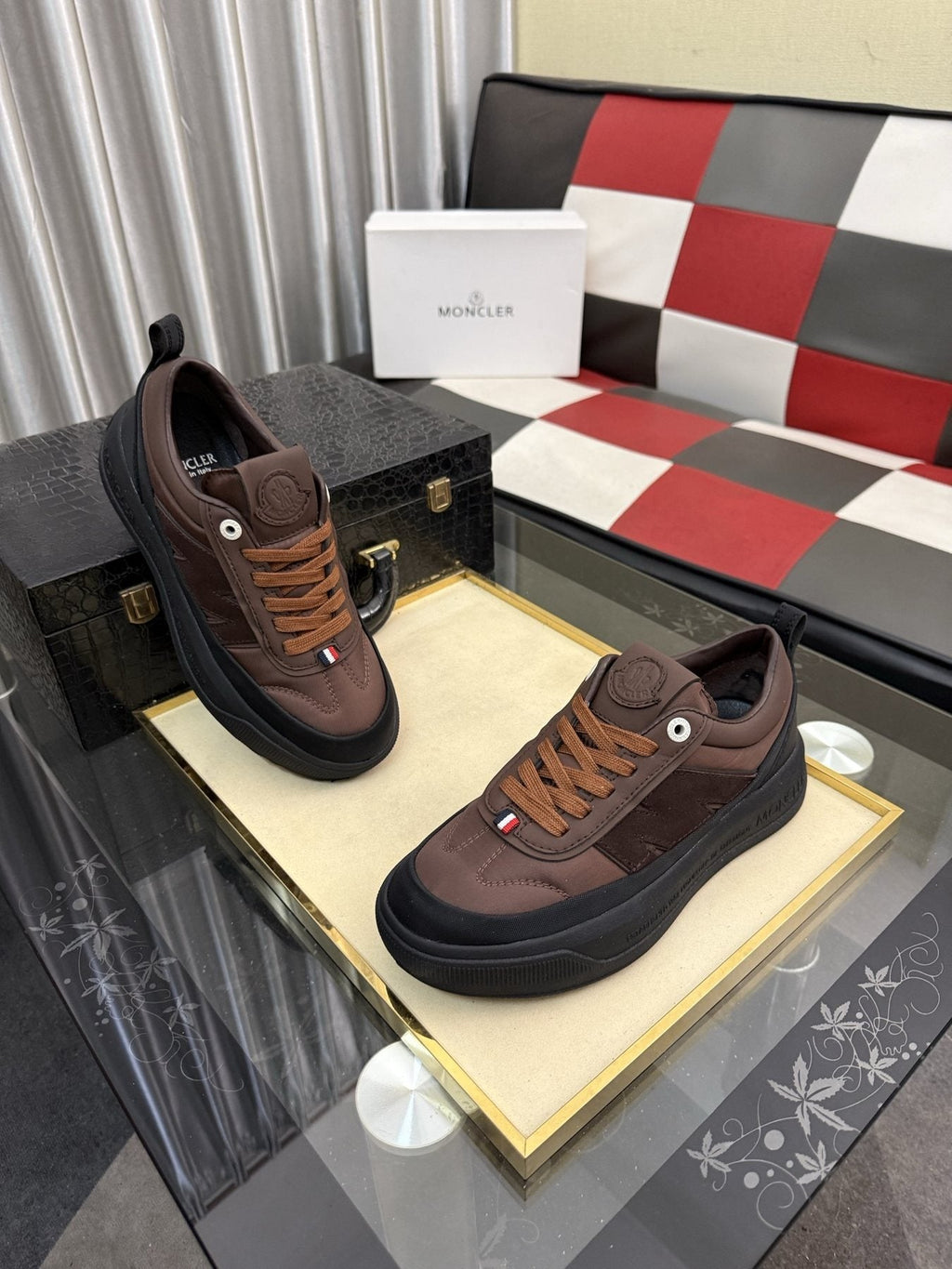 微商相册测试鞋子-Moncler Dark Brown and Black Low-Top Sneakers — side