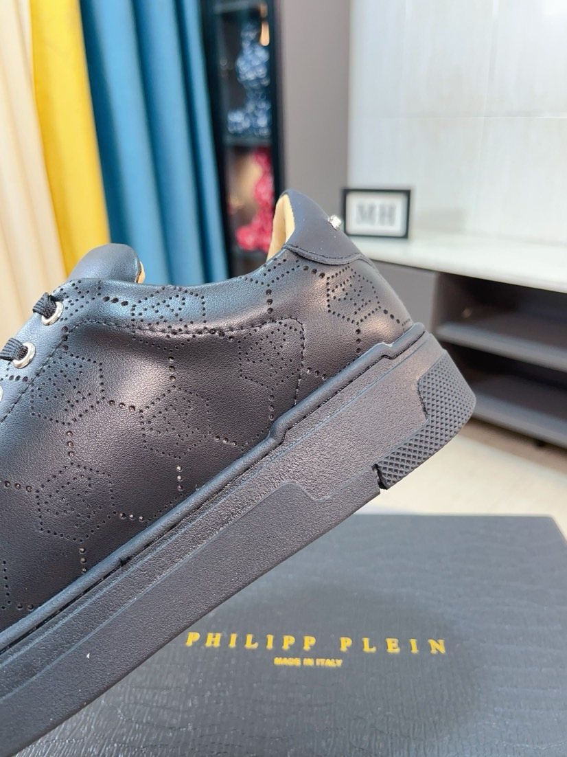 PHILIPP PLEIN Black Textured Low-Top Sneakers — detail