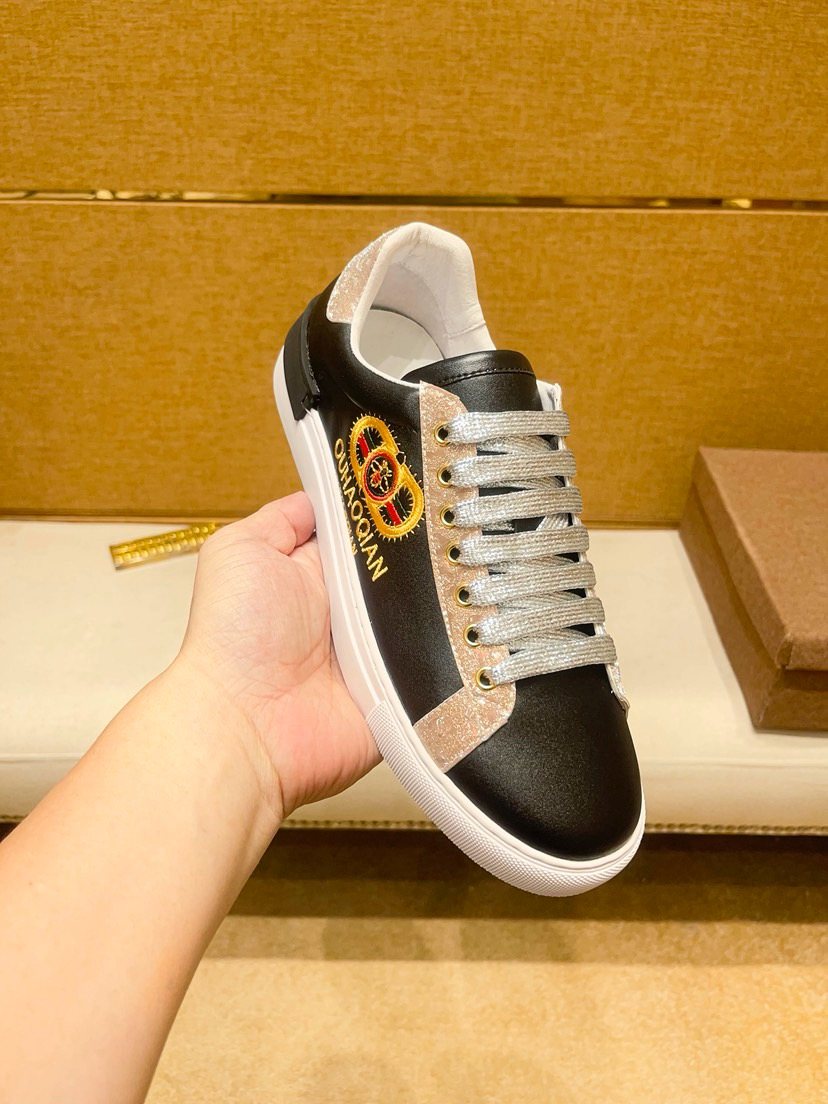 Men’s Emblem Low-Top Sneakers — front