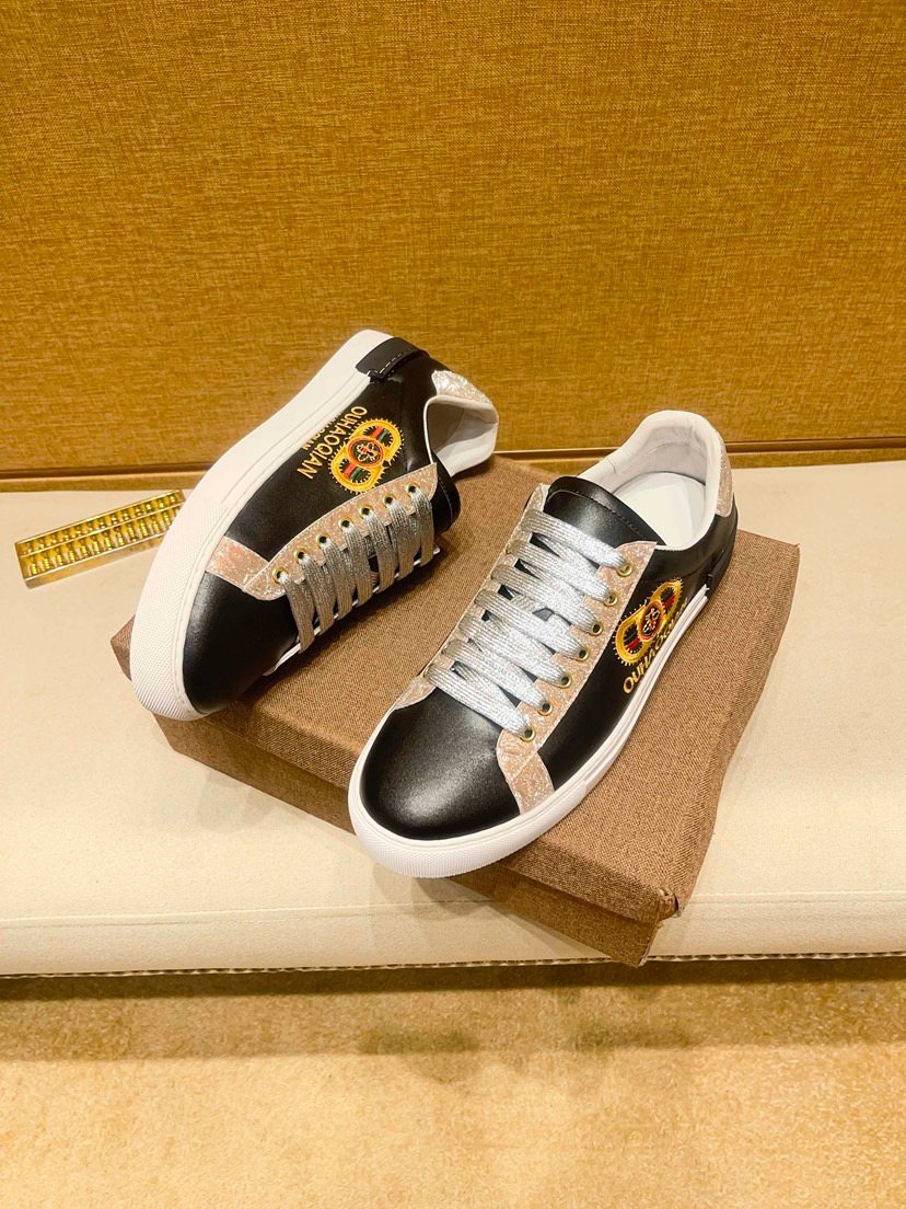 Men’s Emblem Low-Top Sneakers — side