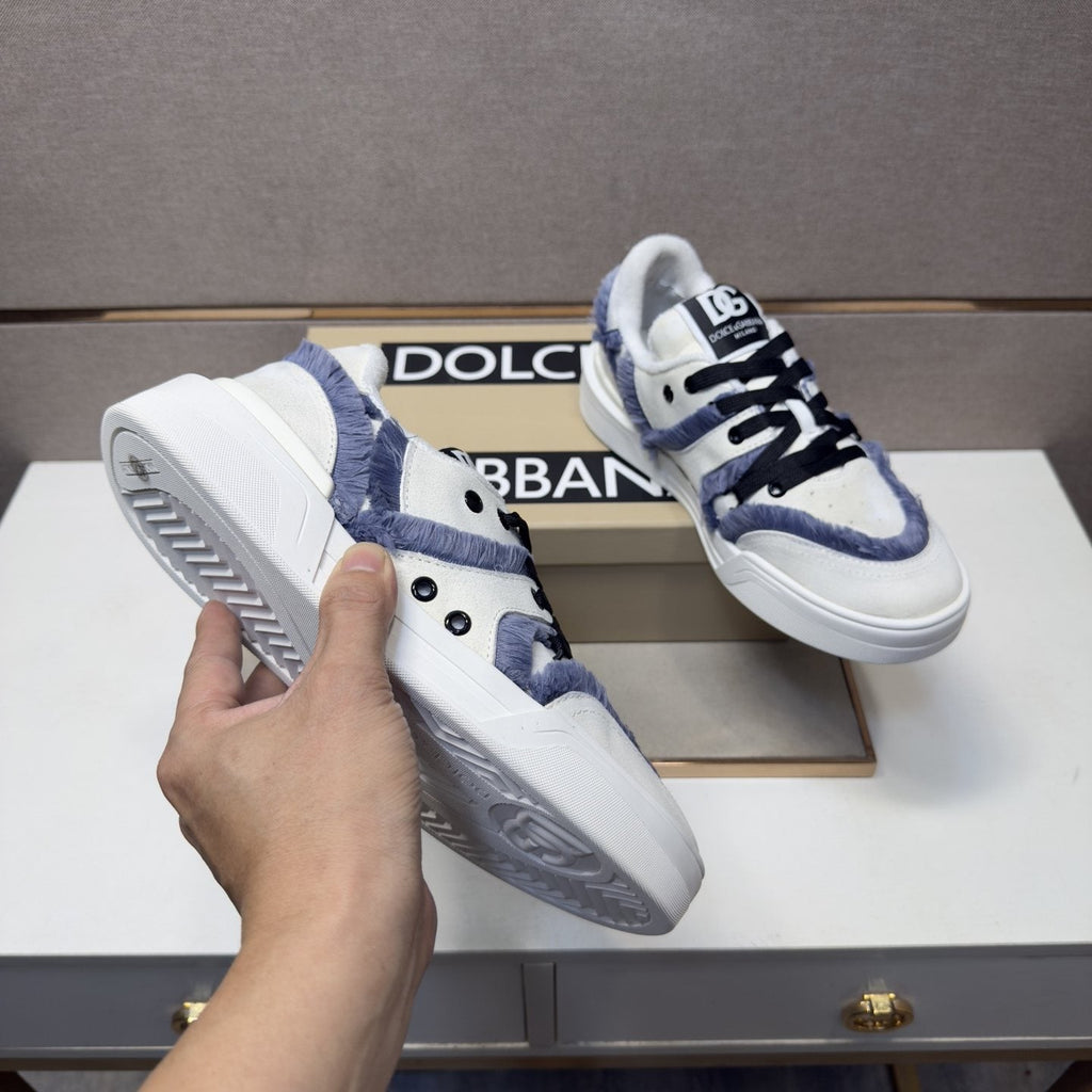 Dolce & Gabbana White & Navy Low-Top Sneakers — detail