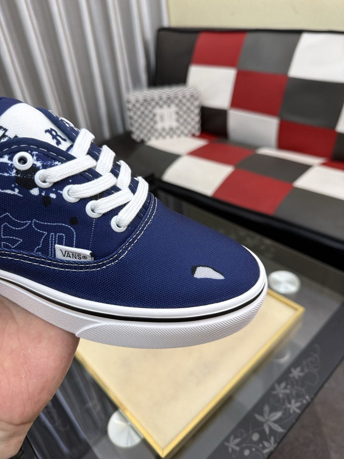 Vans Navy Blue Graphic Low-Top Sneakers — detail