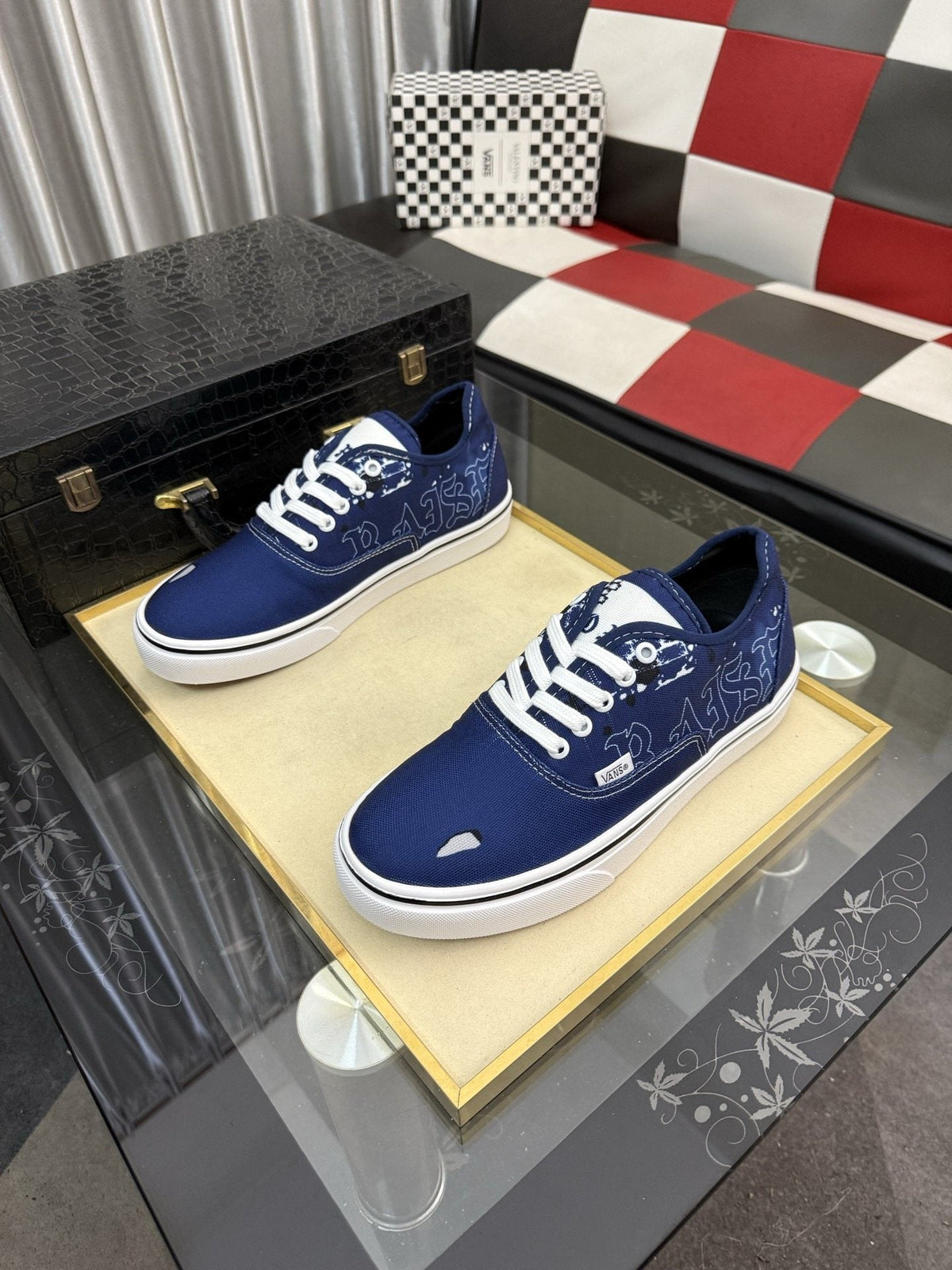 Vans Navy Blue Graphic Low-Top Sneakers — hero