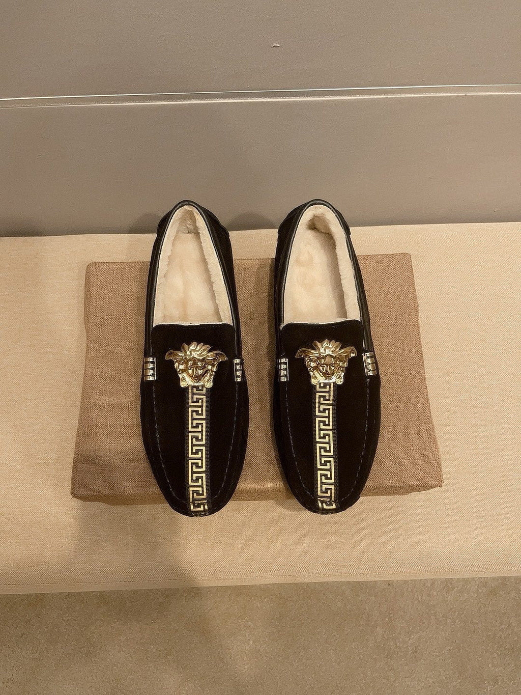 微商相册测试鞋子-Versace Black Gold-Detail Slip-On Shoes — front
