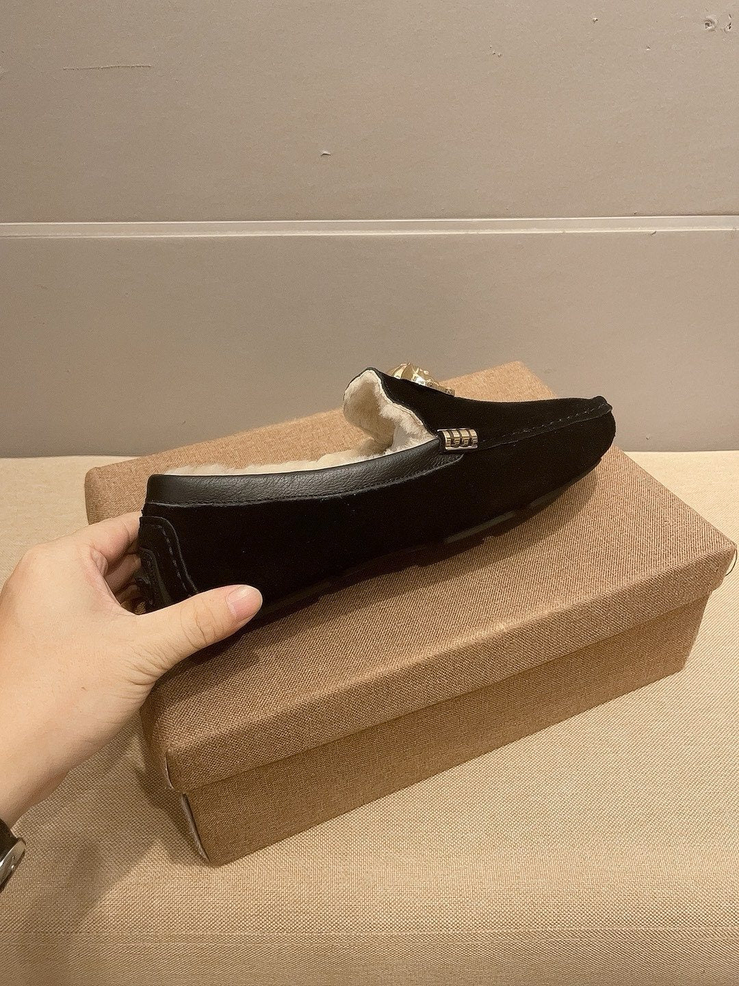 微商相册测试鞋子-Versace Black Gold-Detail Slip-On Shoes — side