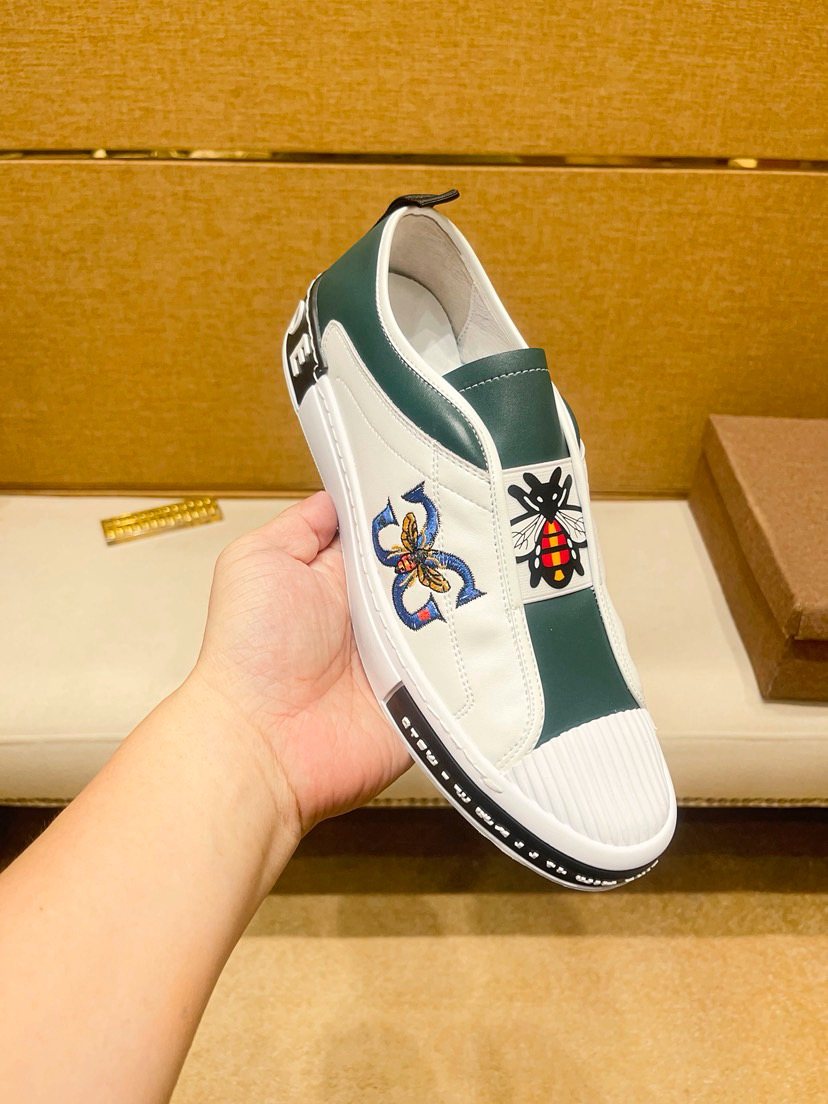 White & Dark Green Embroidered Slip-On Shoes — detail