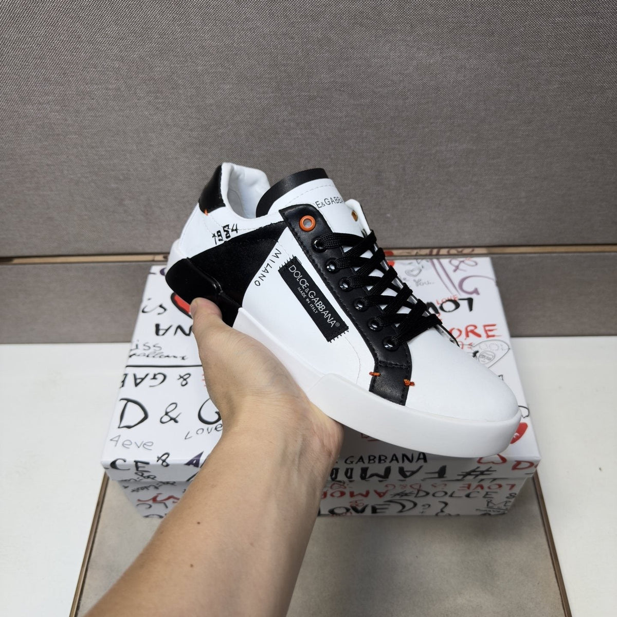 Dolce & Gabbana White Black Orange Low-Top Sneakers — model
