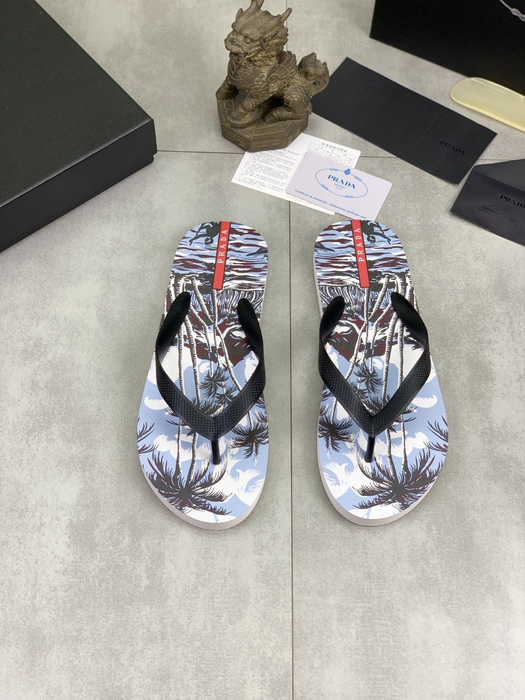 微商相册测试鞋子-Prada Botanical Print Flip-Flops — hero