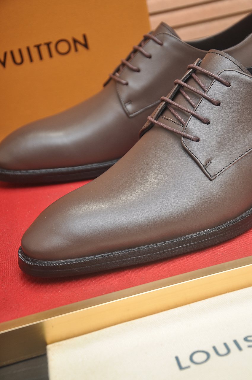 Louis Vuitton Brown Lace-Up Dress Shoes — detail