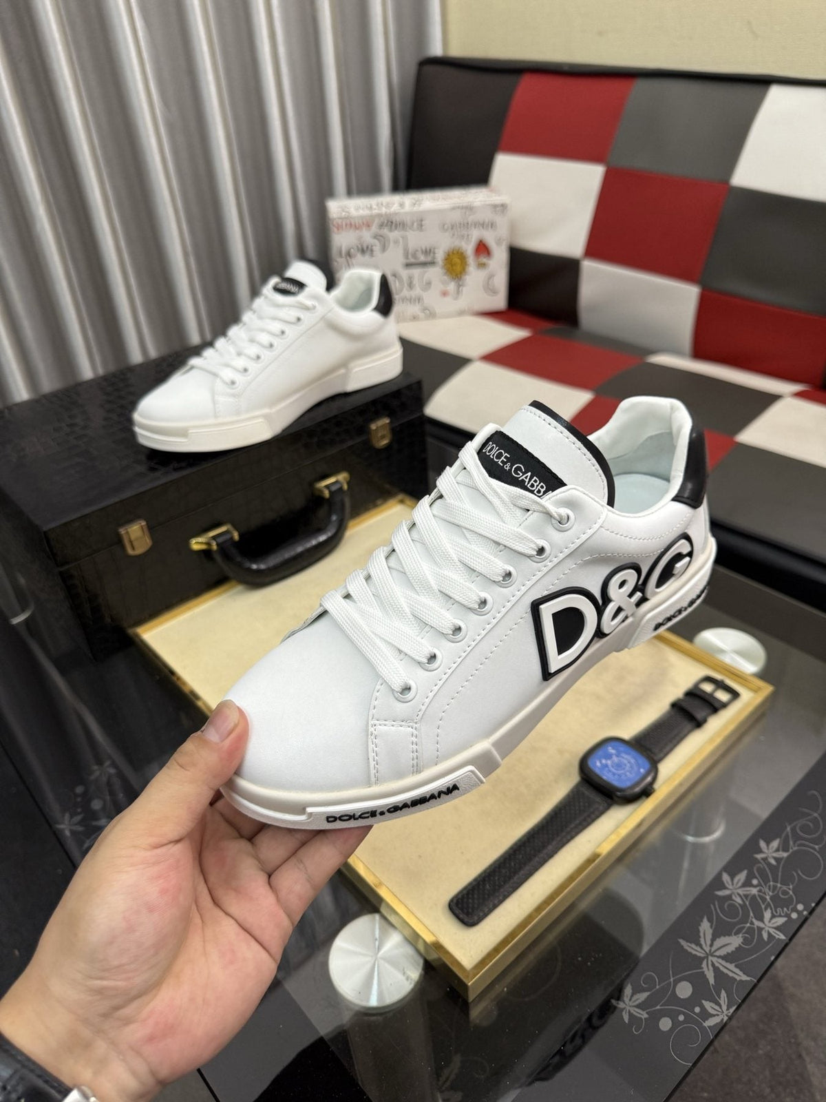 Dolce & Gabbana White Logo Low-Top Sneakers — model