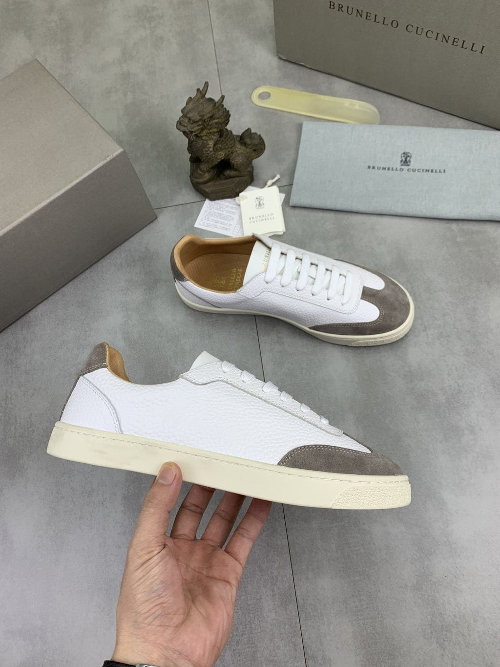 微商相册测试鞋子-Brunello Cucinelli White and Taupe Low-Top Sneakers — side