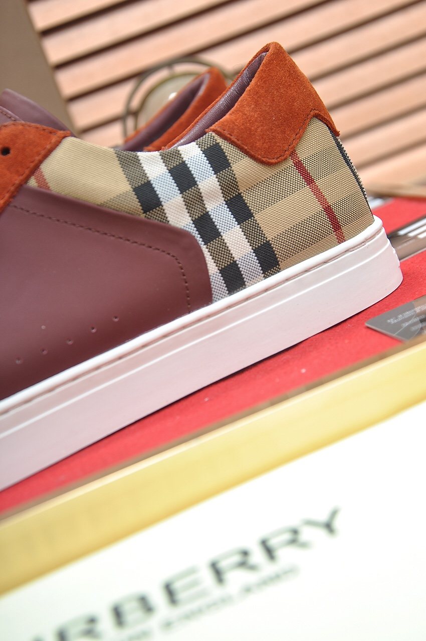 Burberry Check Heel Low-Top Sneakers — detail