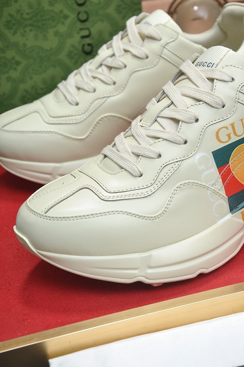 Gucci Off-White Graphic Sneakers — detail