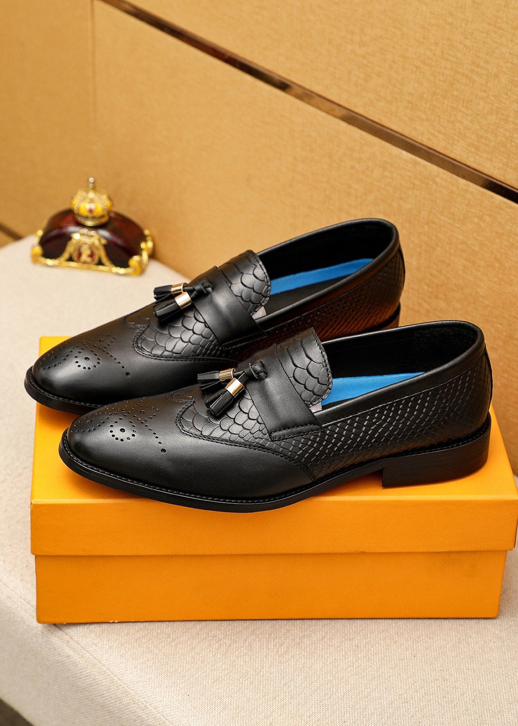 Louis Vuitton Black Textured Tassel Loafers — model