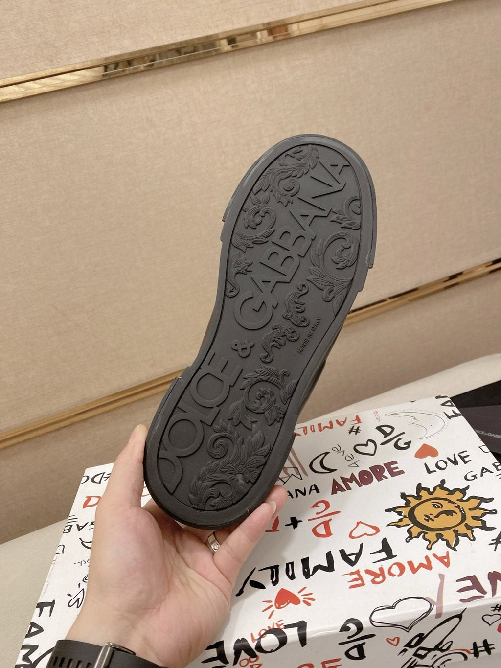 Dolce & Gabbana Black Logo Low-Top Sneakers — detail