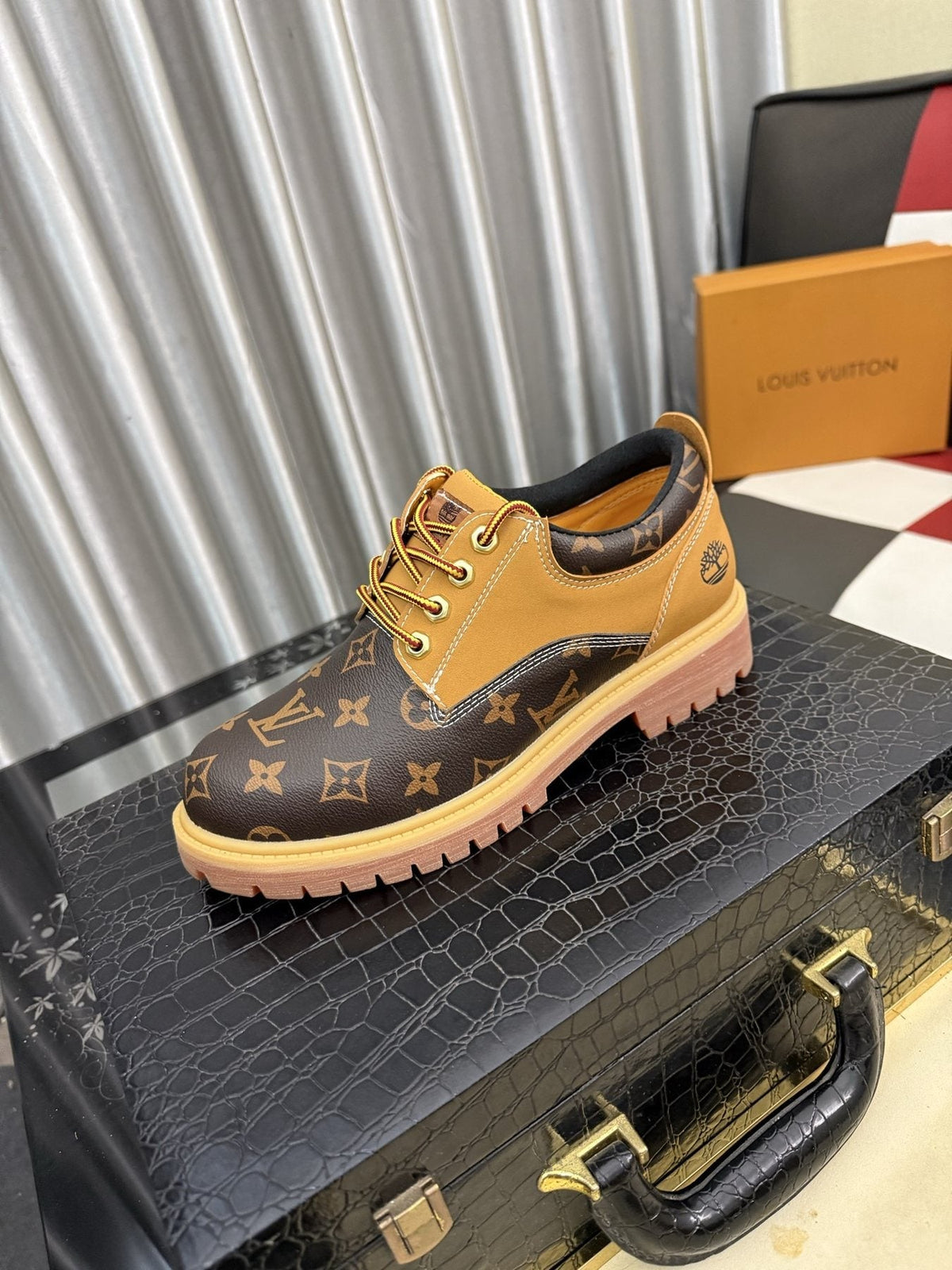Timberland Tan & Brown Patterned Lace-Up Shoes — front