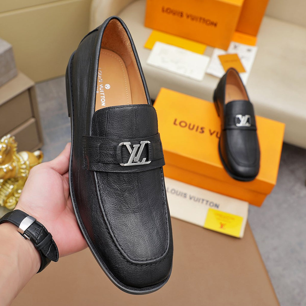 Louis Vuitton Black Textured Hardware Loafers — model