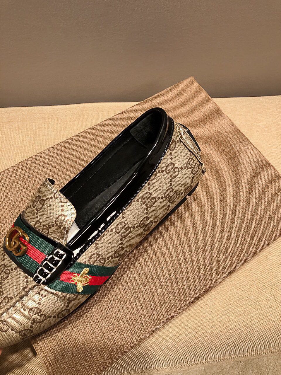 Gucci Beige Web Loafers — detail