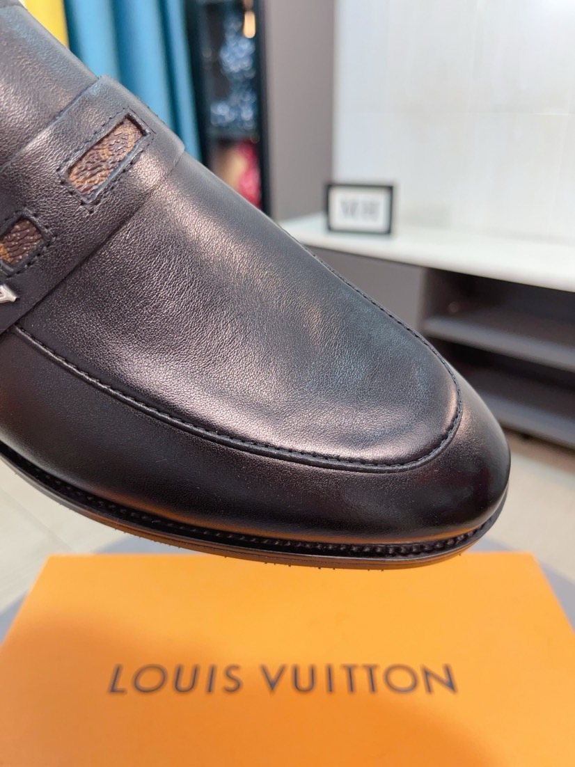 Louis Vuitton Black Logo Hardware Loafers — detail