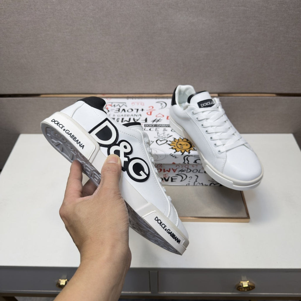Dolce & Gabbana White Logo Low-Top Sneakers — model