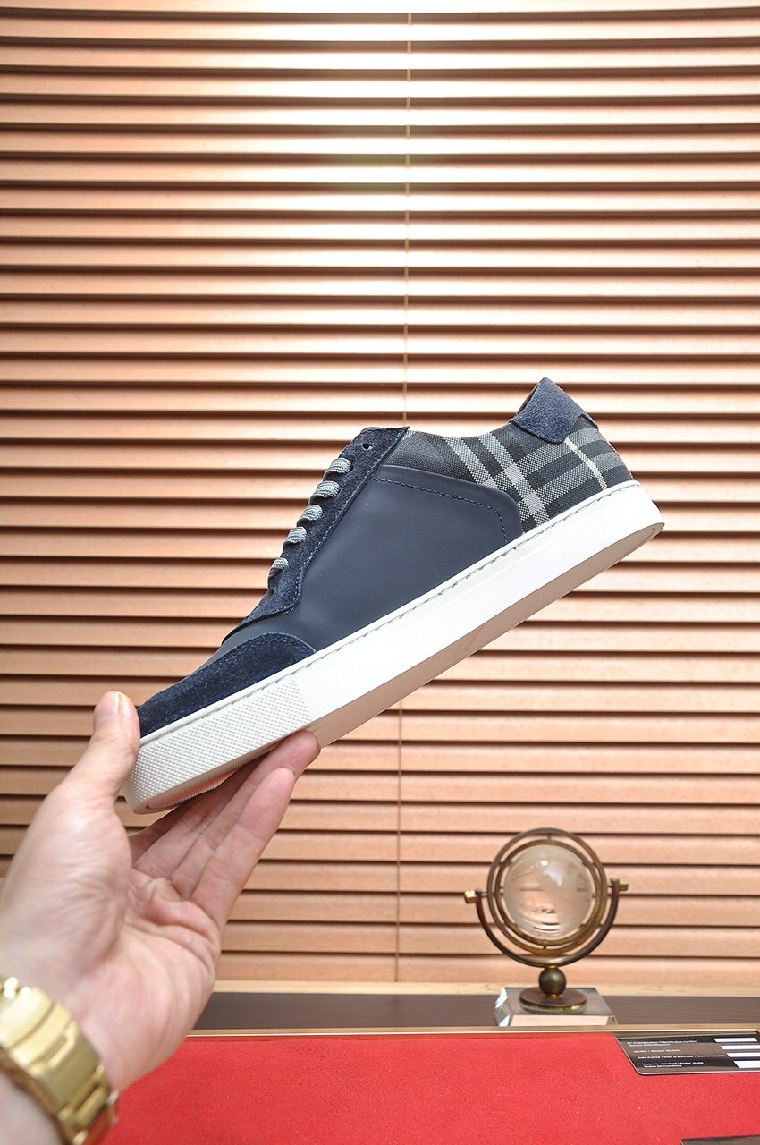 Burberry Navy Check Low-Top Sneakers — model