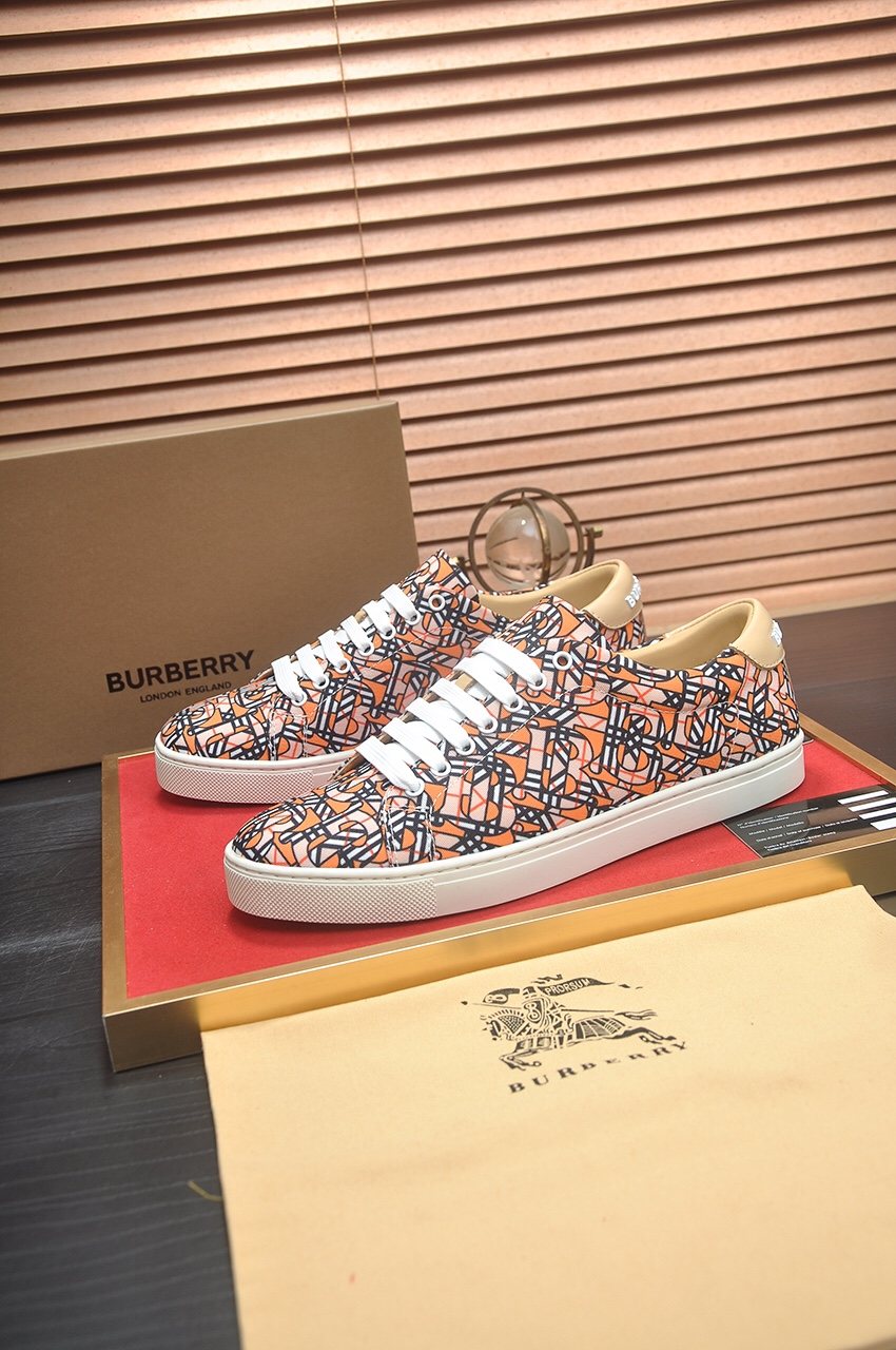 Burberry Orange Geometric Low-Top Sneakers — front