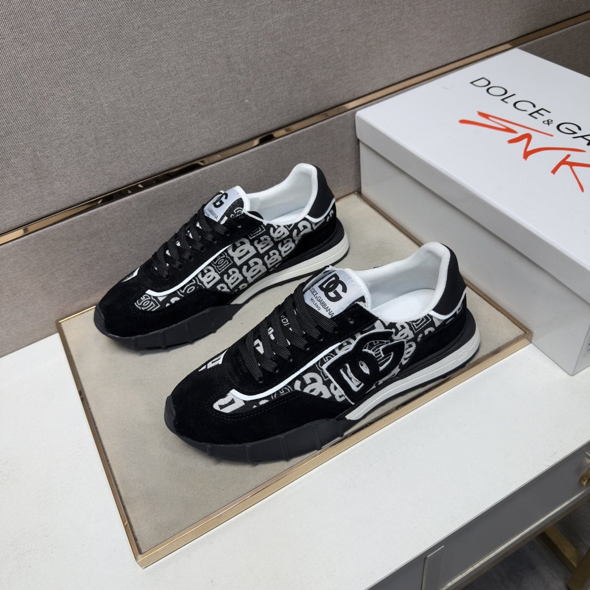 Dolce & Gabbana Logo Panel Low-Top Sneakers — front