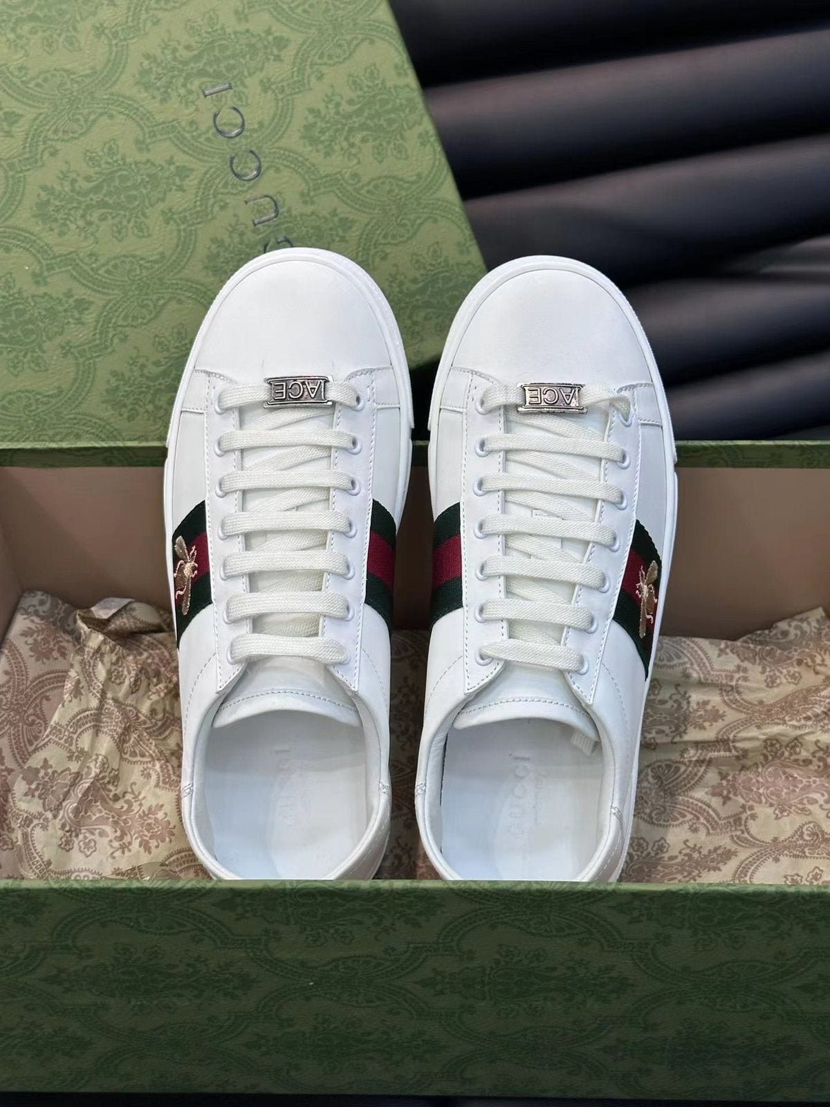 Gucci White Stripe Bee Low-Top Sneakers — front