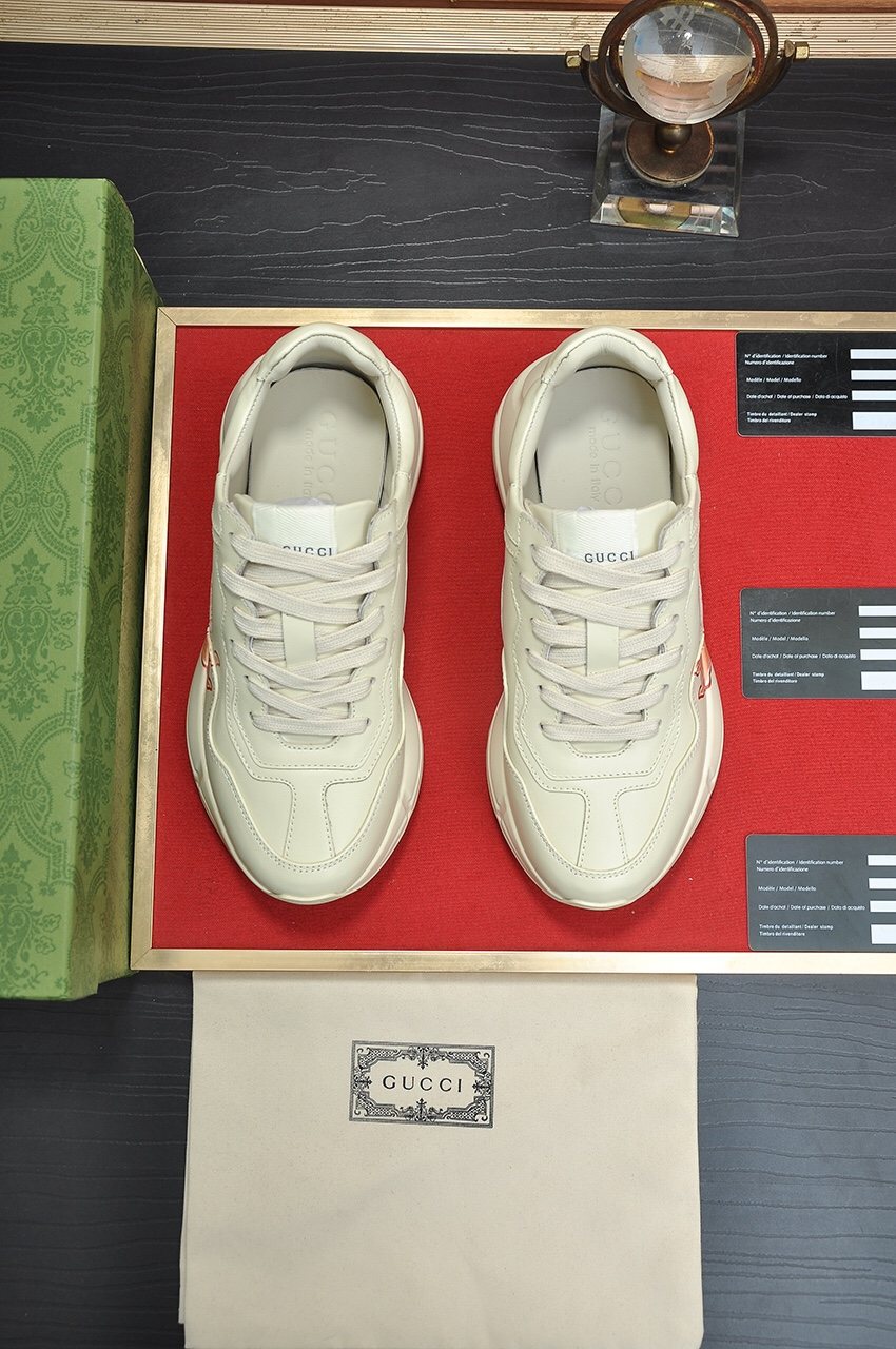 Gucci Cream White Peach Graphic Sneakers — front