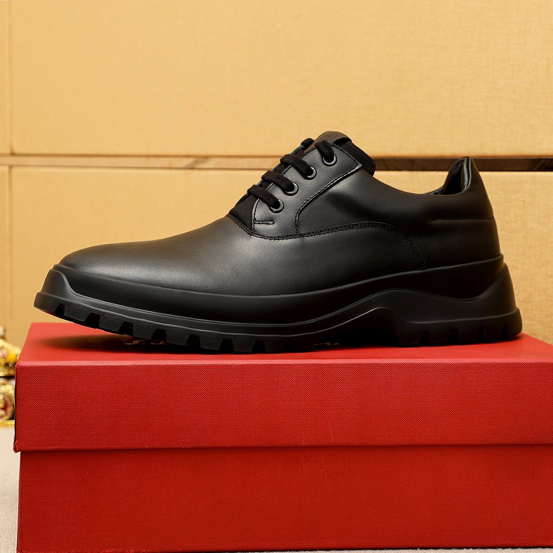 Ferragamo Black Leather Lug Sole Lace-Up Shoes — side