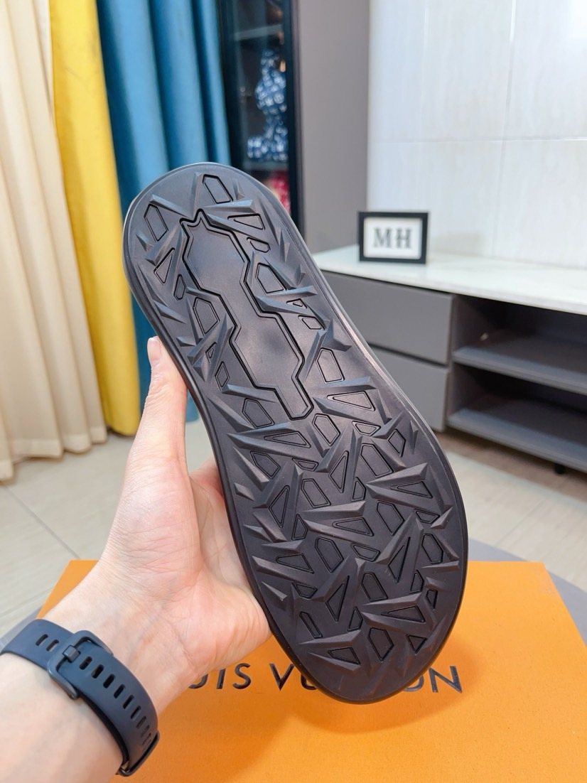 Louis Vuitton Crocodile-Embossed Thong Sandals — detail