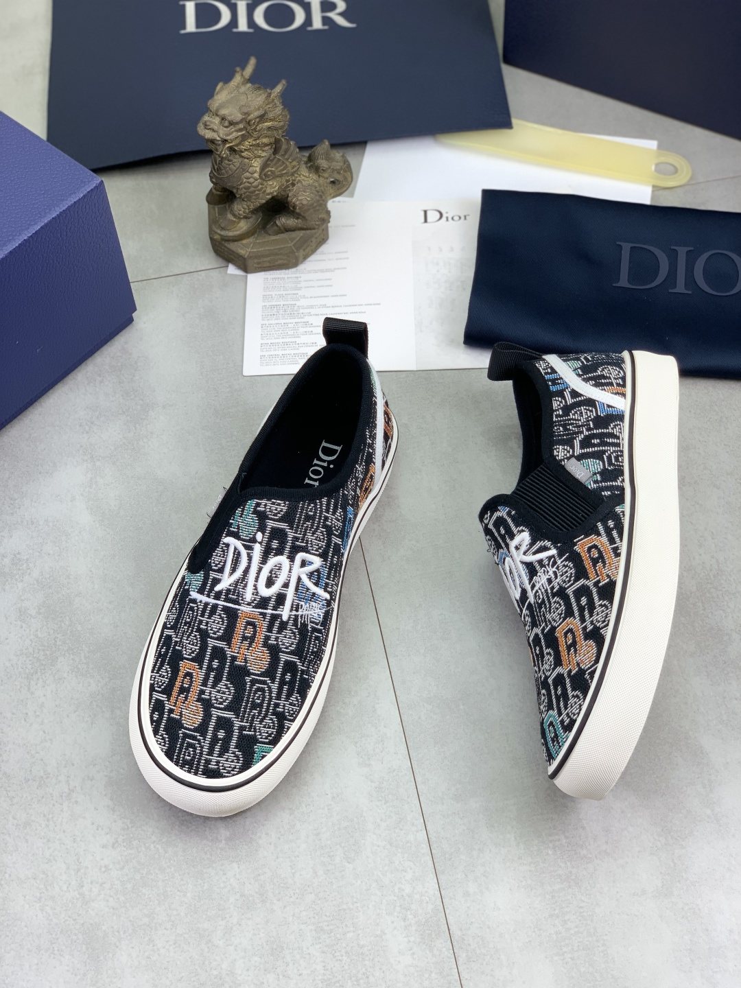 微商相册测试鞋子-Dior Graphic Canvas Slip-On Sneakers — side