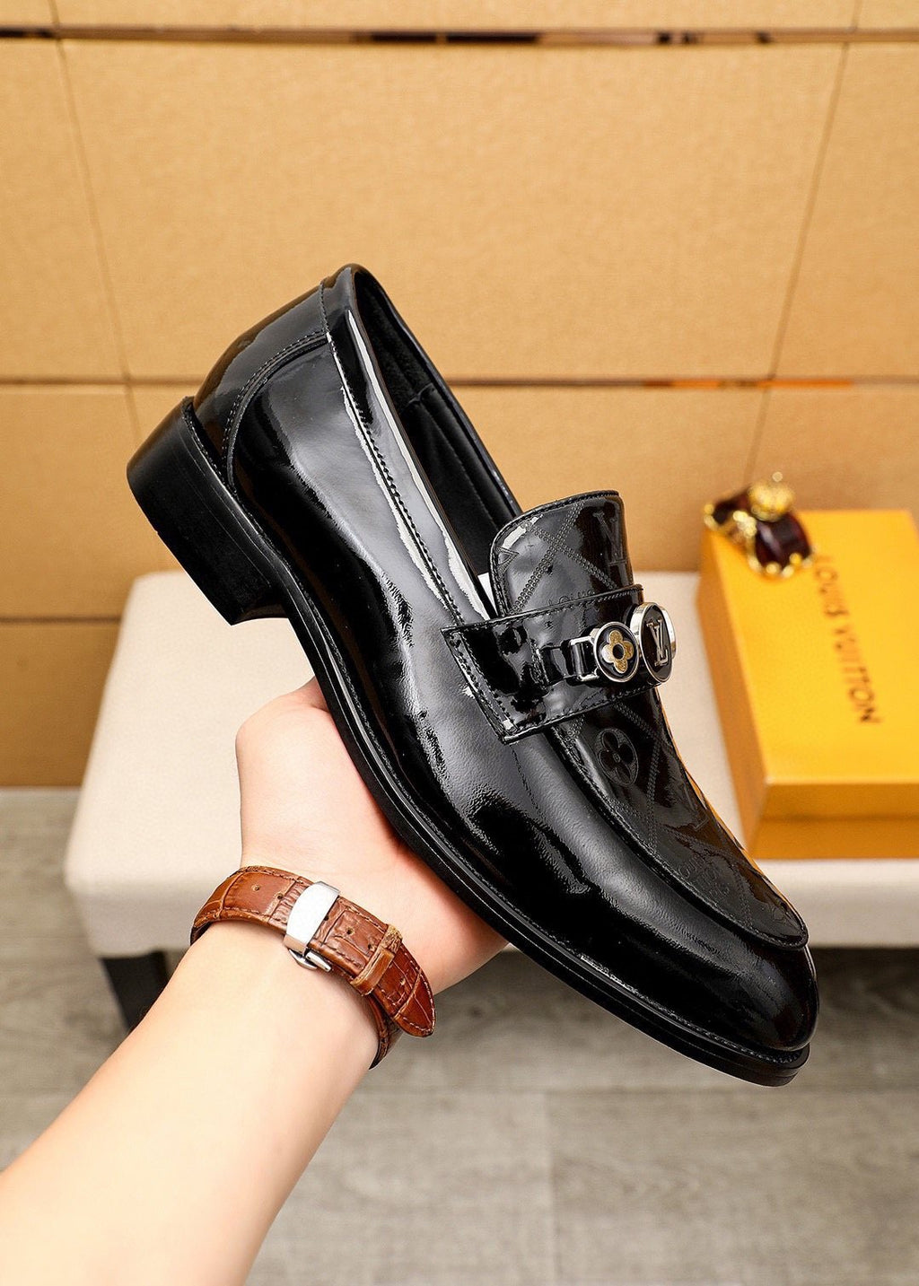 微商相册测试鞋子-Louis Vuitton Black Embossed Buckle Slip-On Shoes — side