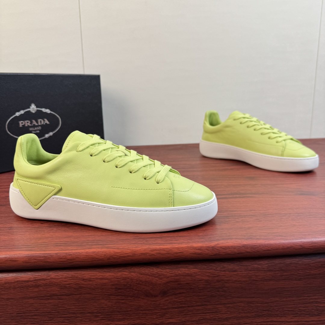 Prada Triangle Detail Low-Top Sneakers — front