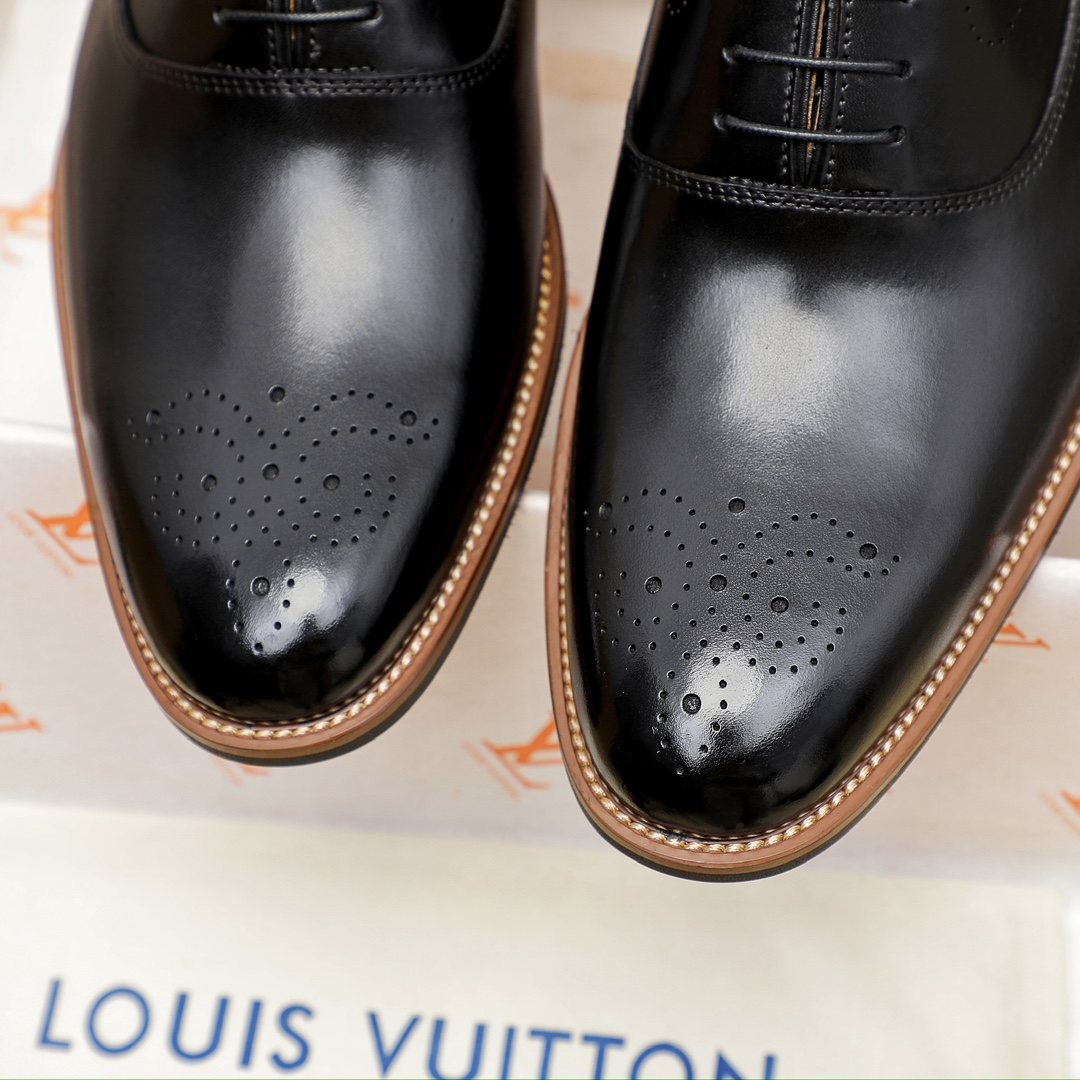 Louis Vuitton Perforated Toe Lace-Up Dress Shoes — detail