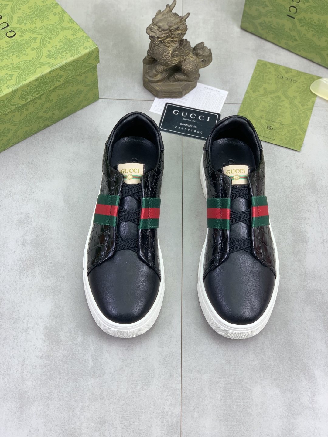 微商相册测试鞋子-Gucci Green-Red Stripe Slip-On Sneakers — hero