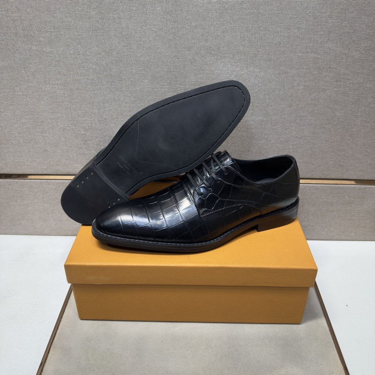 Louis Vuitton Crocodile-Embossed Lace-Up Dress Shoes — back