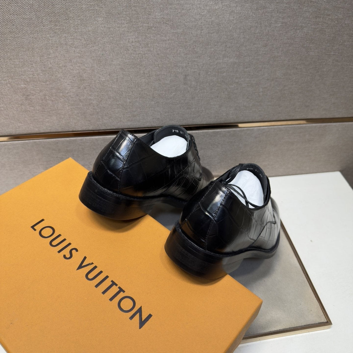 Louis Vuitton Crocodile-Embossed Lace-Up Dress Shoes — back