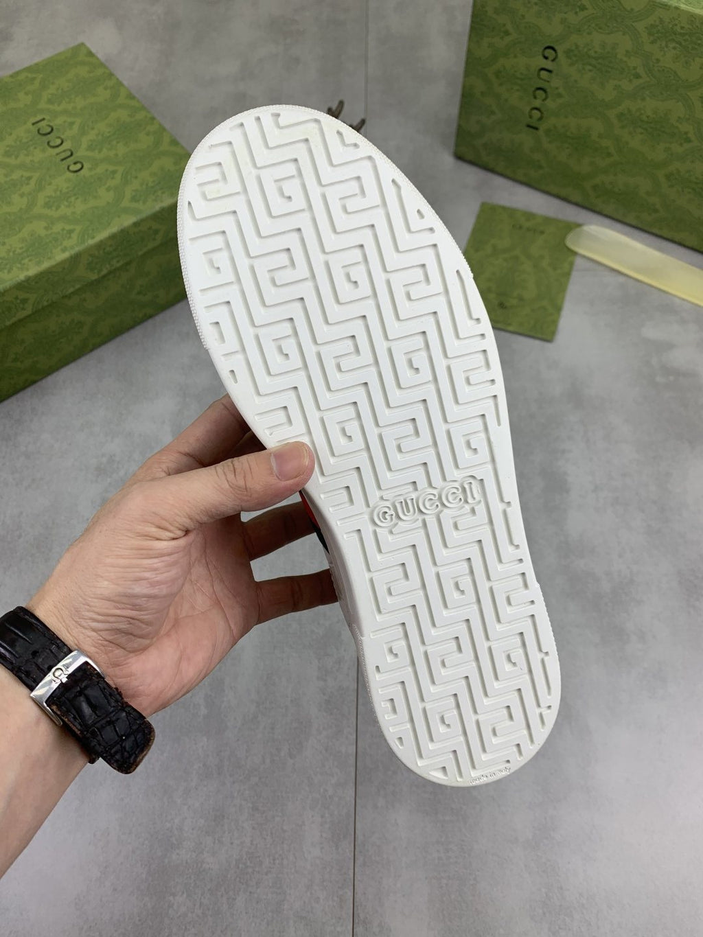 微商相册测试鞋子-Gucci Web Stripe Slip-On Sneakers — detail
