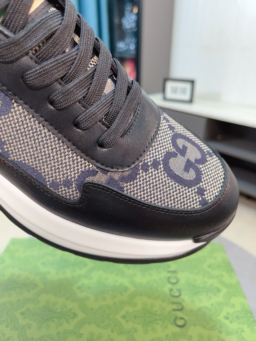 Gucci GG Pattern Sneakers — detail