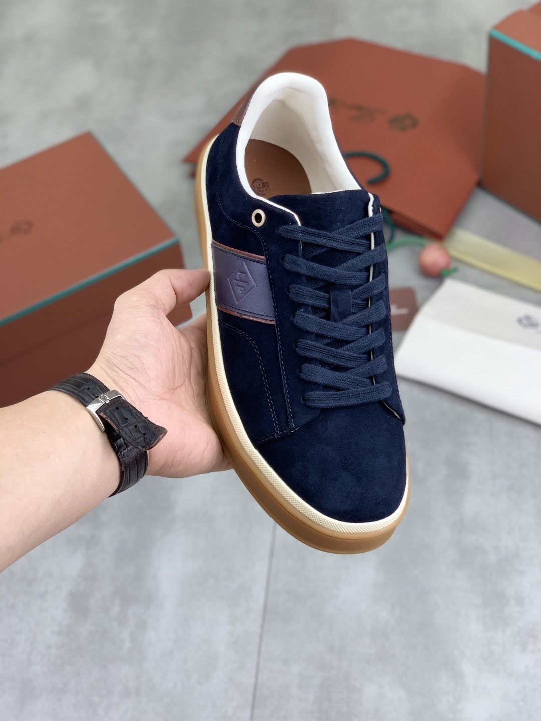 微商相册测试鞋子-Loro Piana Contrast Heel Low-Top Sneakers — front