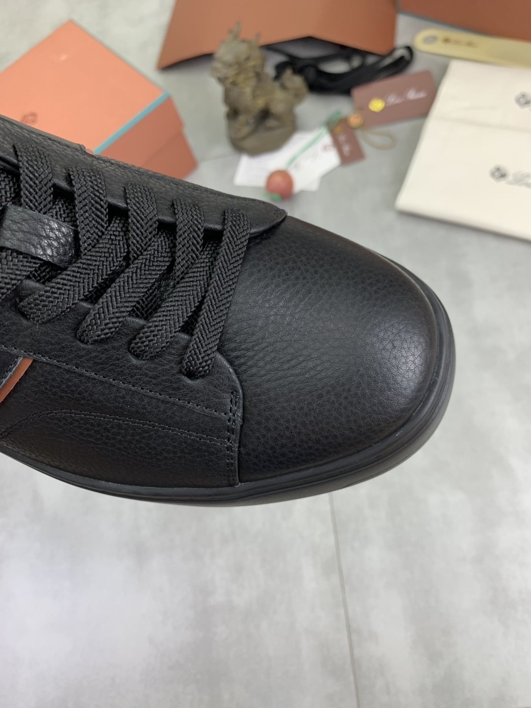 微商相册测试鞋子-Loro Piana Low-Top Sneakers with Brown Accents — detail