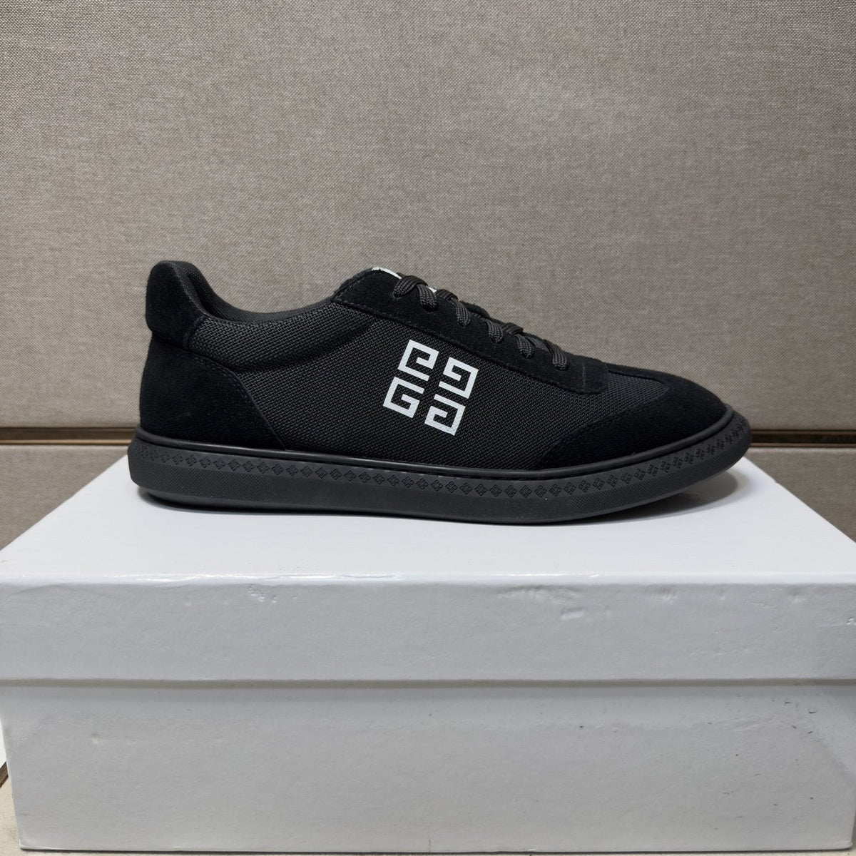 Givenchy Geometric Emblem Low-Top Sneakers — side