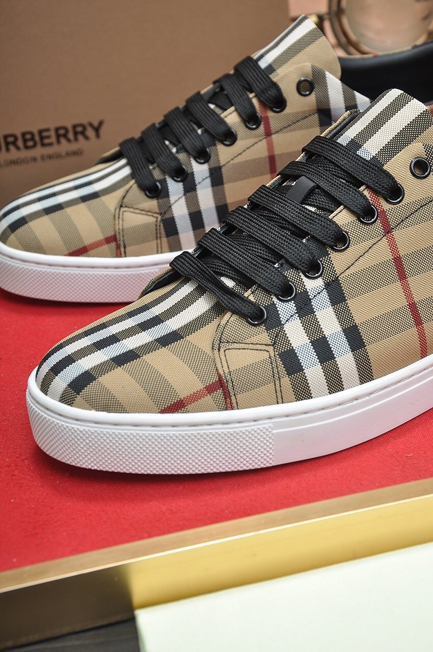 Burberry Tan Plaid Low-Top Sneakers — detail