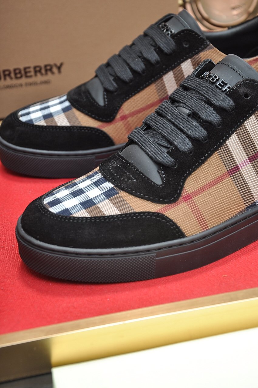 Burberry Tan Plaid Low-Top Sneakers — detail