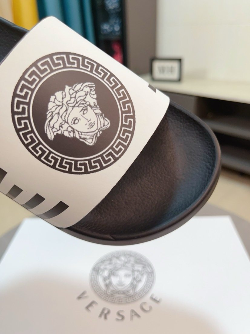 微商相册测试鞋子-Versace Striped Slide Sandals — detail
